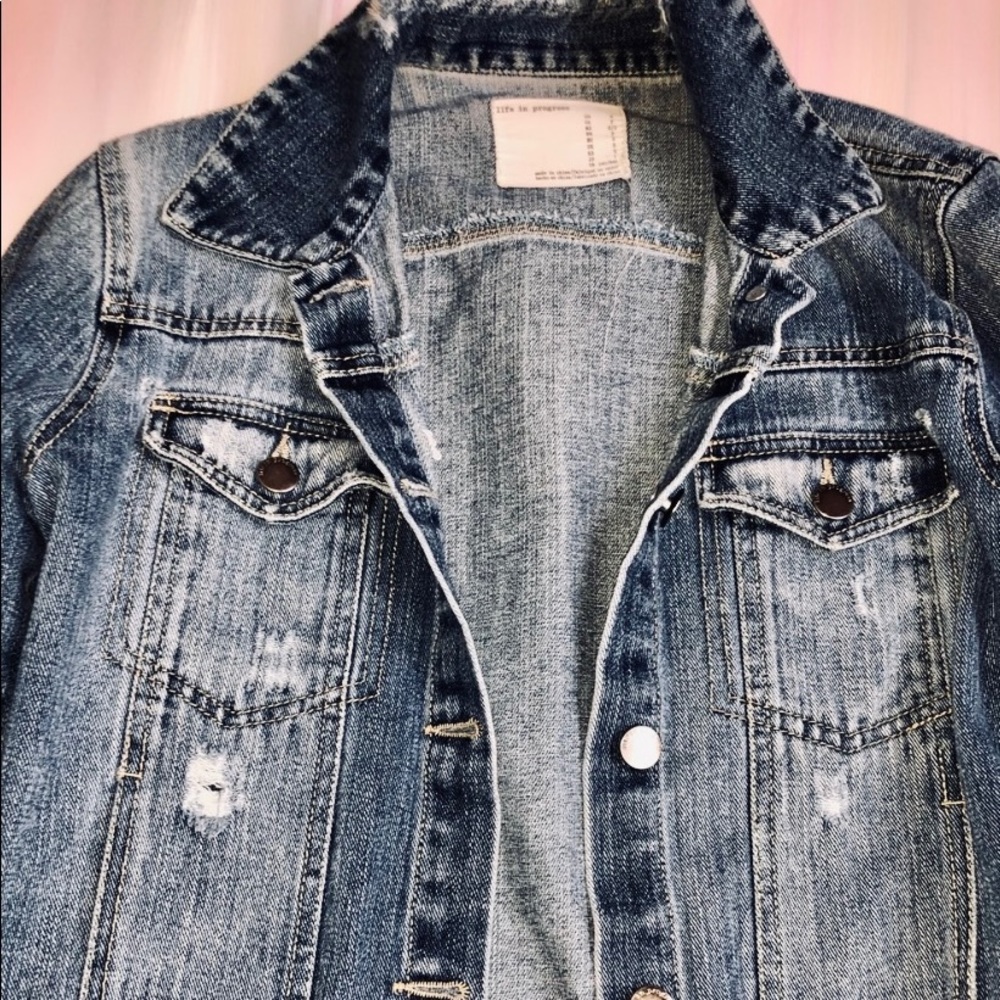 Distressed Jean Jacket - Picture 3 of 7